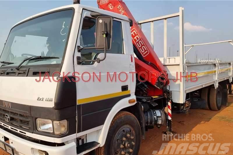 Tata 1116,WITH DROPSIDE AND FASSI F95A Camion altro