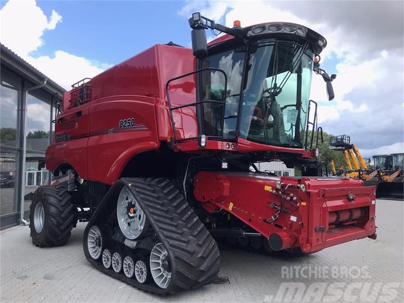 Case IH AXIAL-FLOW 8250 Bælter Tracks 4WD Combine harvesters
