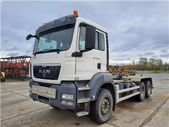 MAN TGS33.440 (with 25T Containerhook)