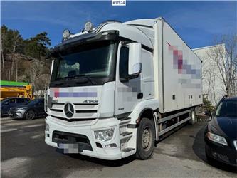 Mercedes-Benz Actros 1833 4x2 box truck w/ full side opening and