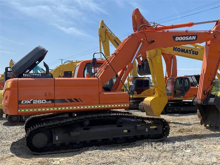 Doosan DX 260LC Crawler excavators