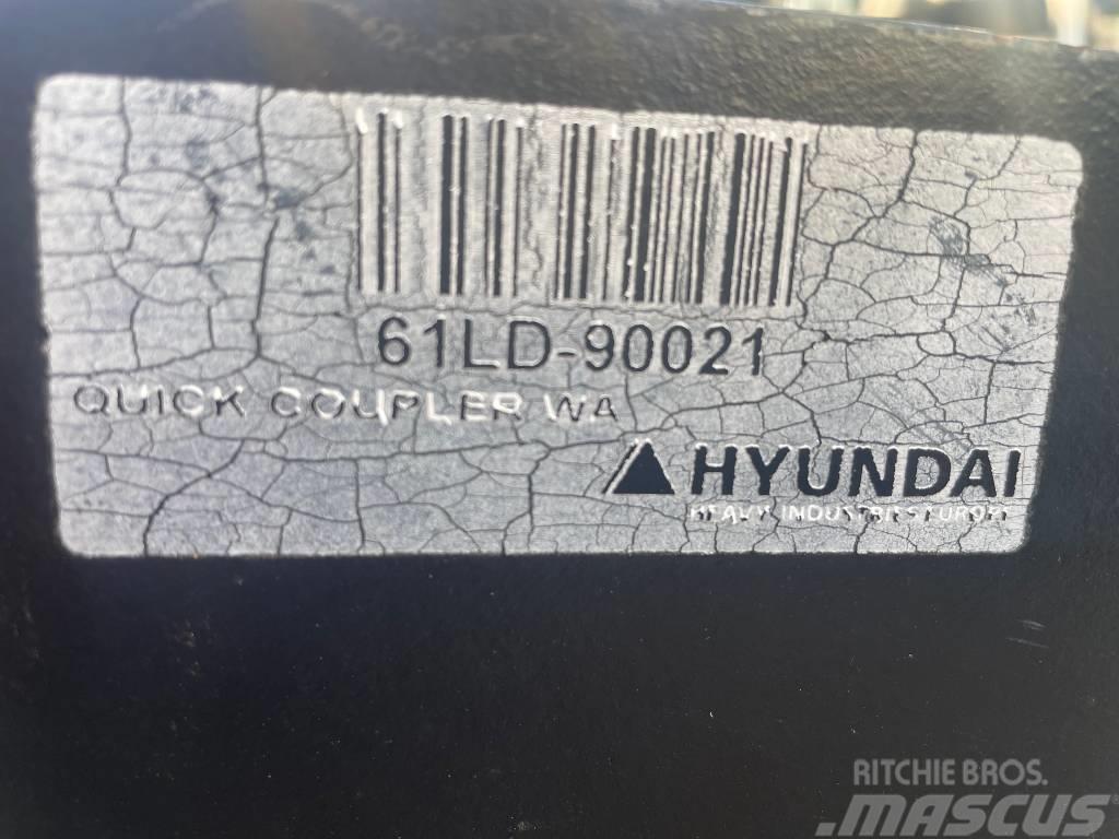 Hyundai Adapter HL757-7 to Volvo L50 - L120 Quick connectors
