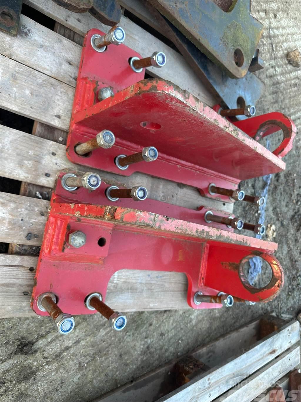 TEAGLE Telehawk Matbro pin and cone brackets Other agricultural machines