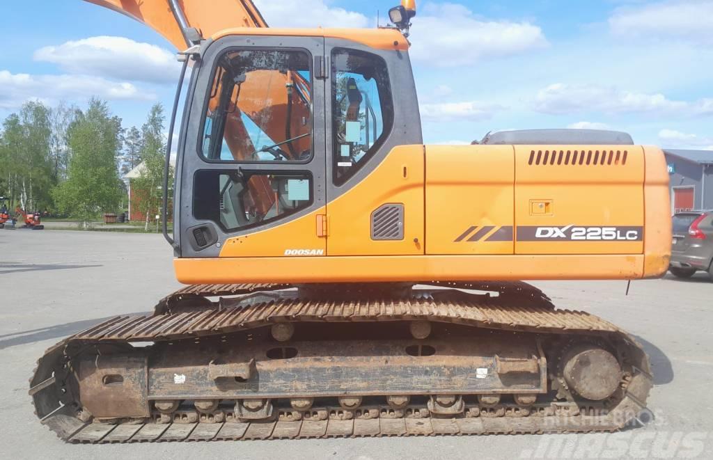 Doosan DX225LC PYÖRITTÄJÄLLÄ Crawler excavators