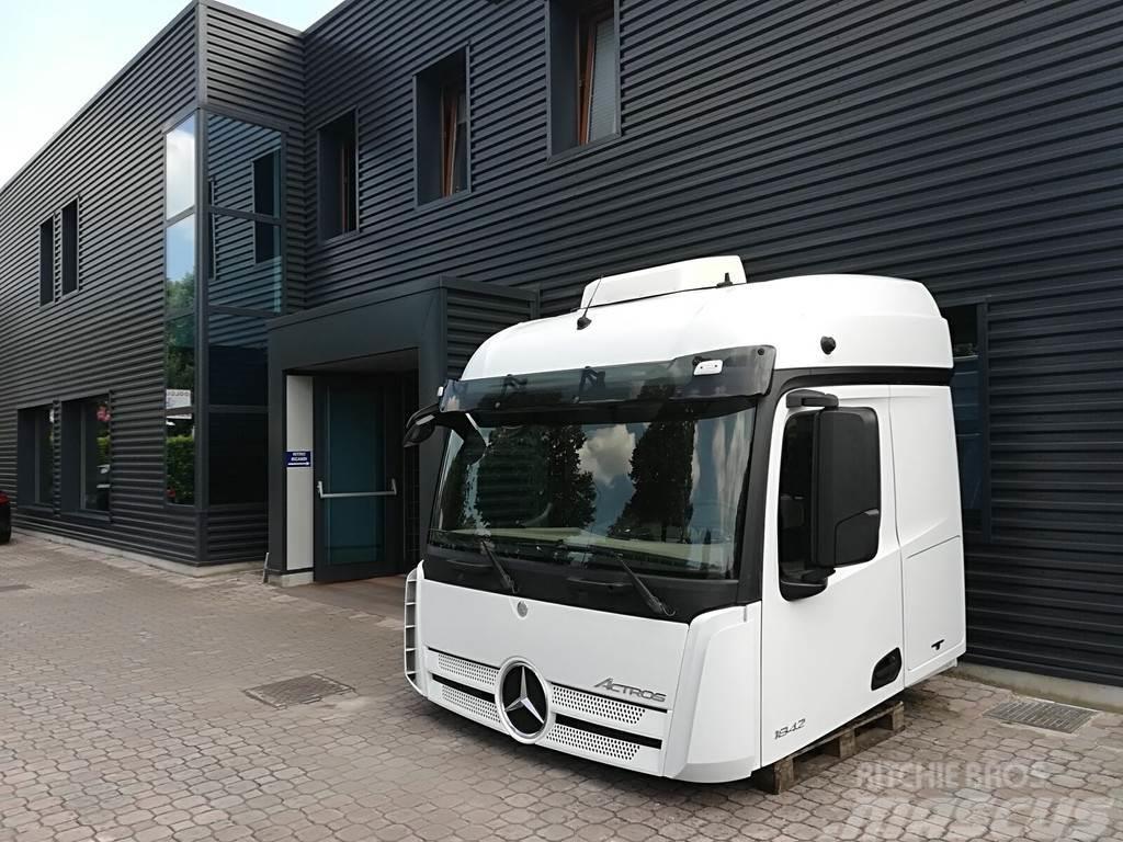 Mercedes-Benz ACTROS 2500 mm MP4 Cabins and interior