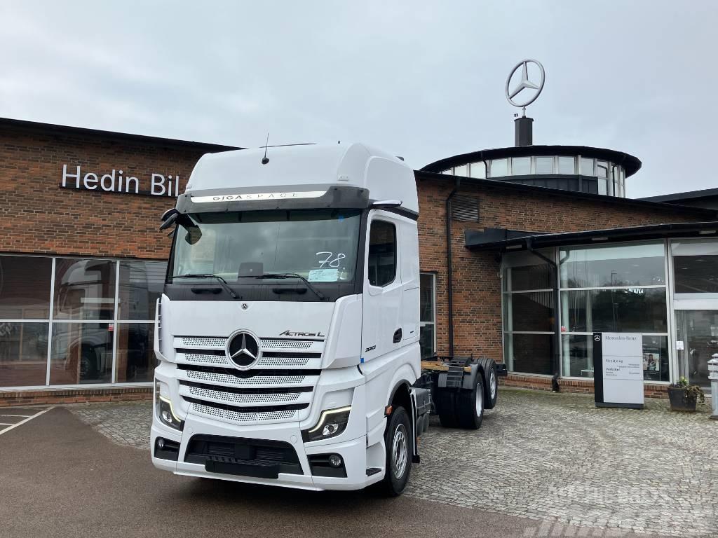 Mercedes-Benz Actros 2853 L 6x2 Chassis Cab trucks