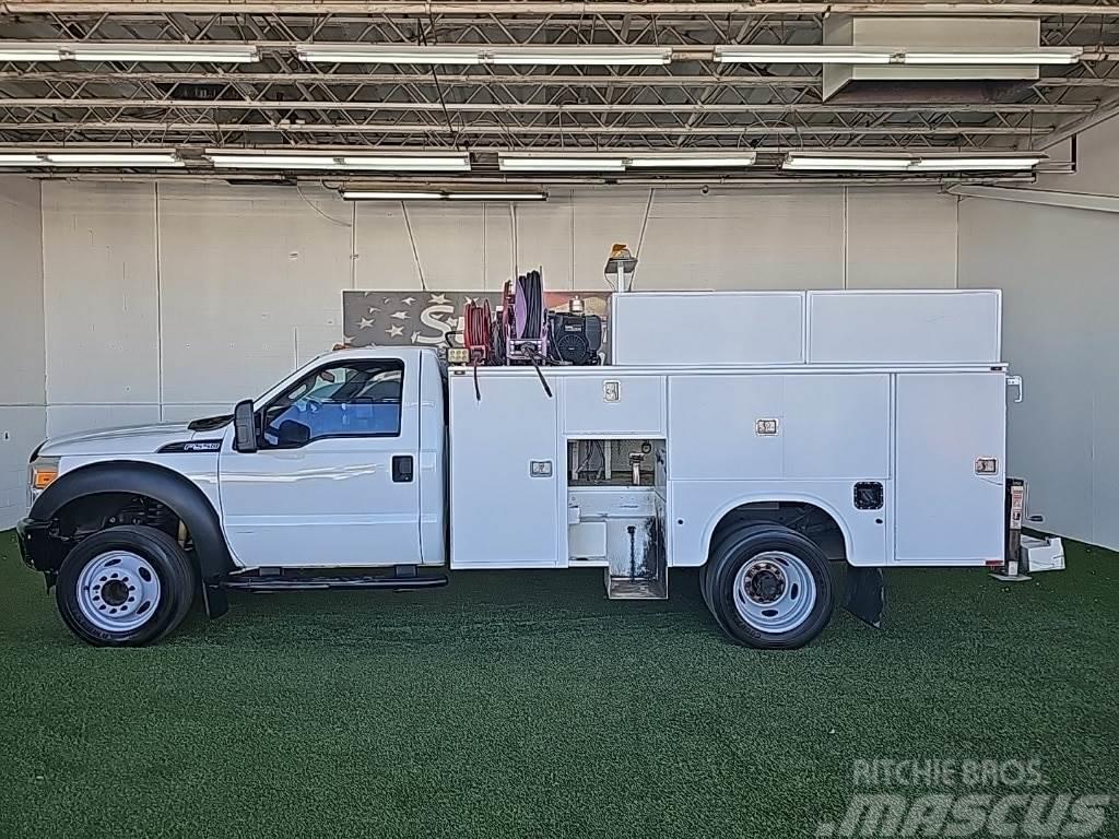 Ford F-550 Chassis Pick up/Dropside