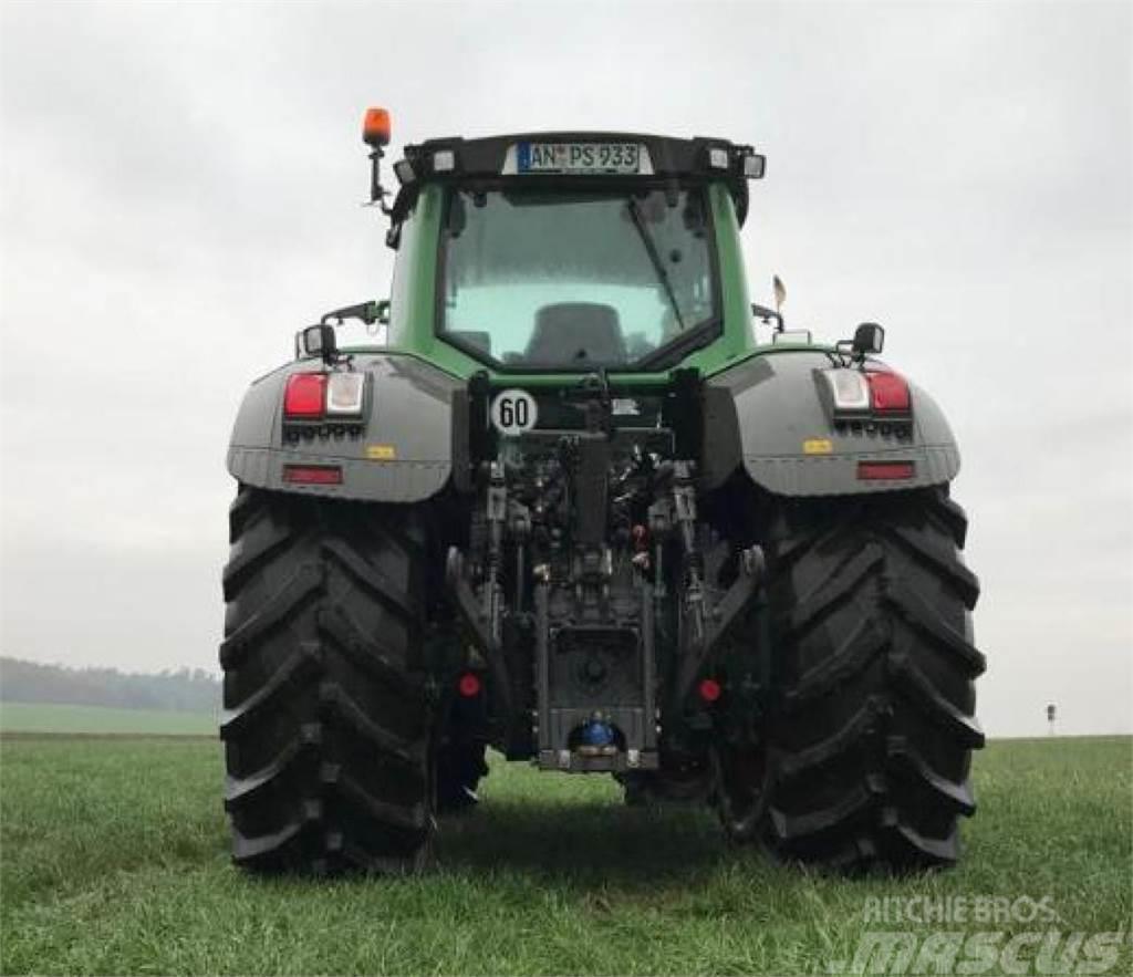 Fendt 933 Vario S4 Profi Plus Tractors