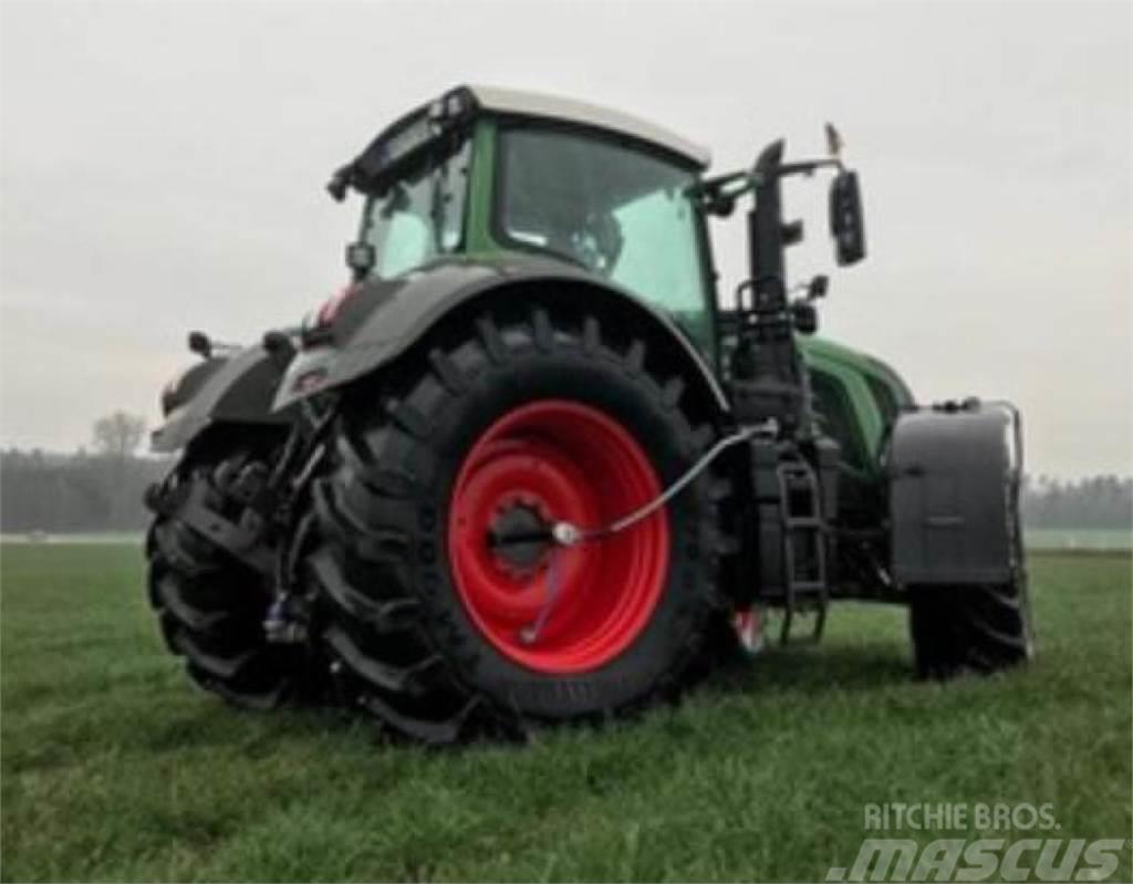 Fendt 933 Vario S4 Profi Plus Tractors