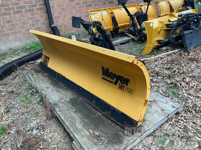 Meyer LP-8.5 Snow blades and plows