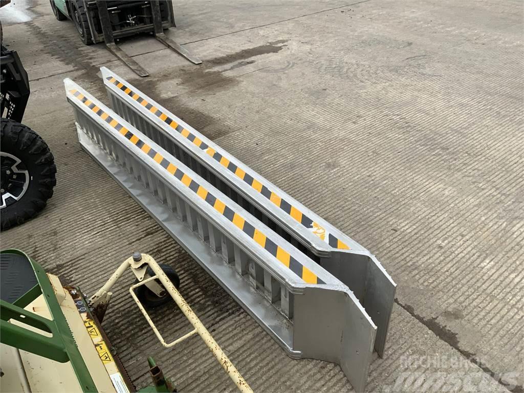  10ft Aluminium Ramps Other agricultural machines