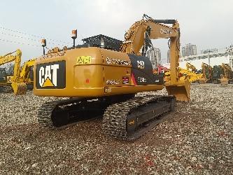 CAT 323 D2L
