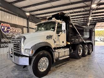 Mack GU713