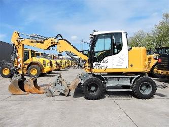 Liebherr A910