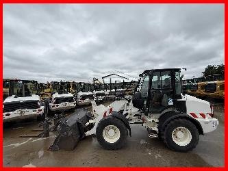 CAT 908M