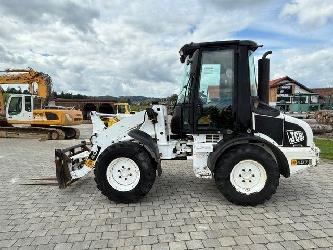 JCB 407