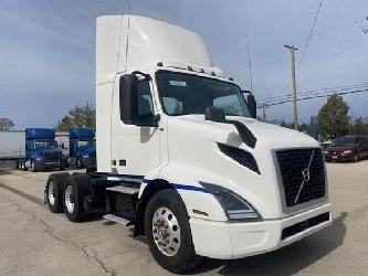 Volvo VNL64T300