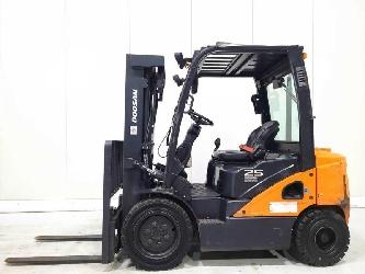 Doosan D25S-7