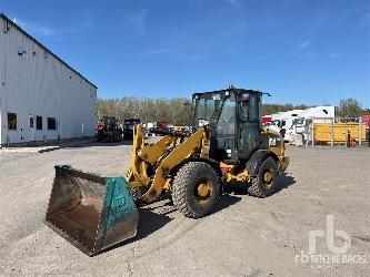 CAT 906M