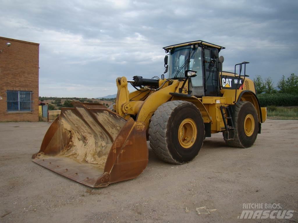 CAT 966 K Pale gommate