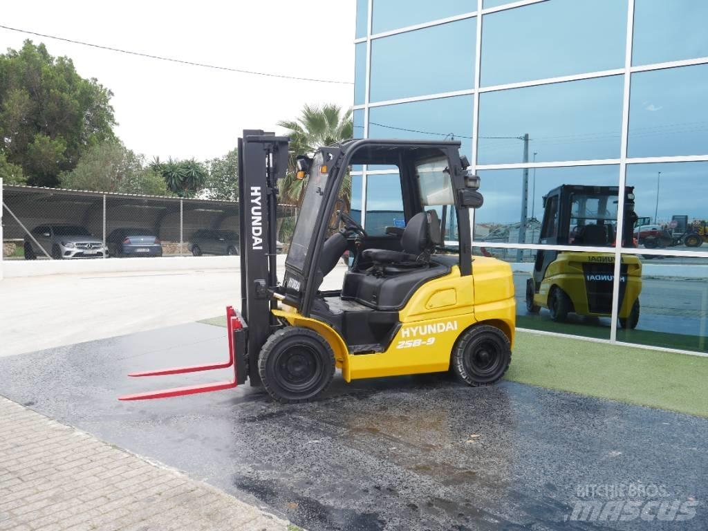 Hyundai 25 D-9 Carrelli elevatori diesel