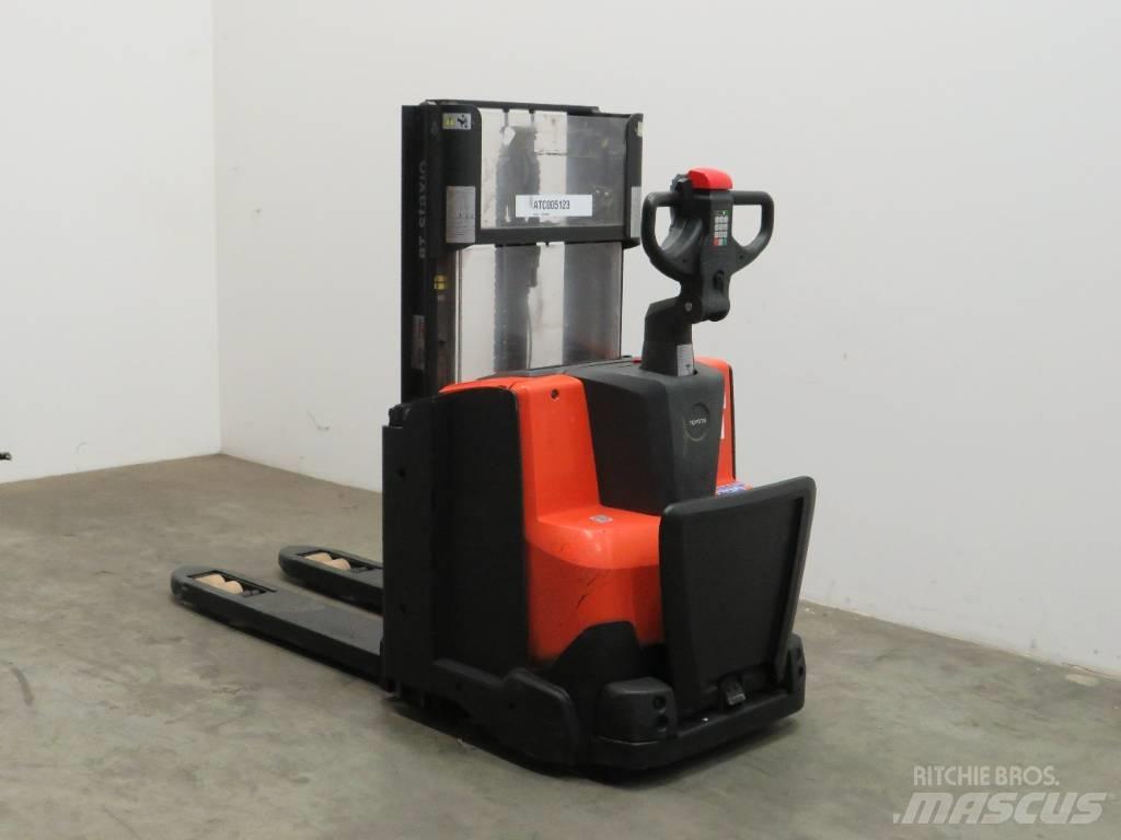 BT SWE 200 D Transpallet uomo a terra