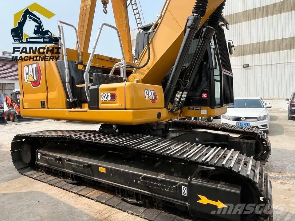 CAT 323 Escavatori cingolati