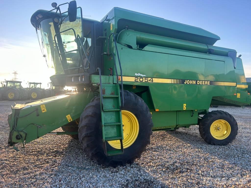 John Deere 2054 Mietitrebbiatrici