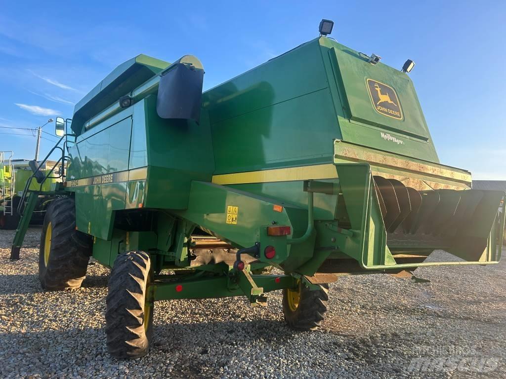 John Deere 2054 Mietitrebbiatrici