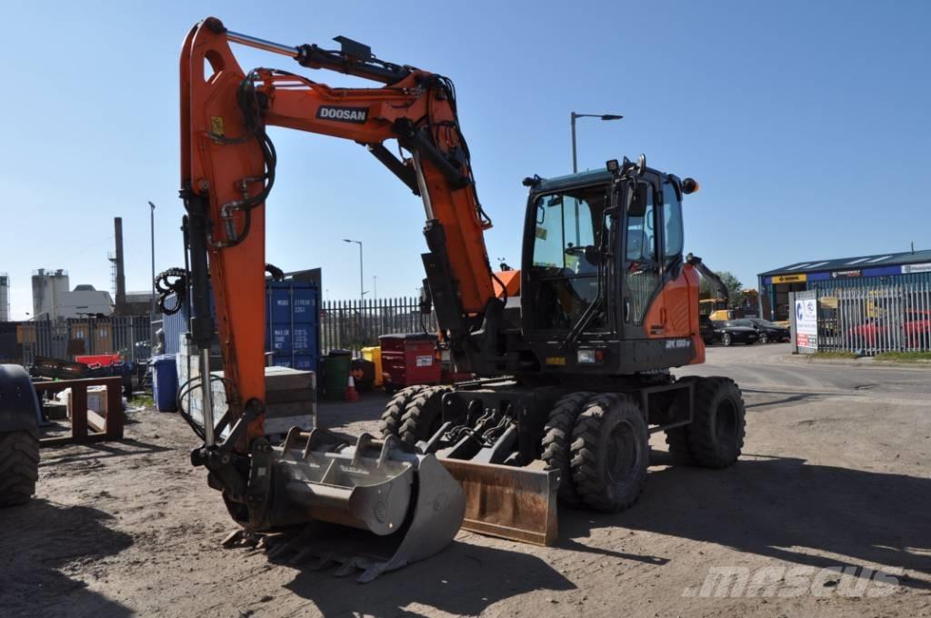 Doosan DX 100-7 Escavatori gommati
