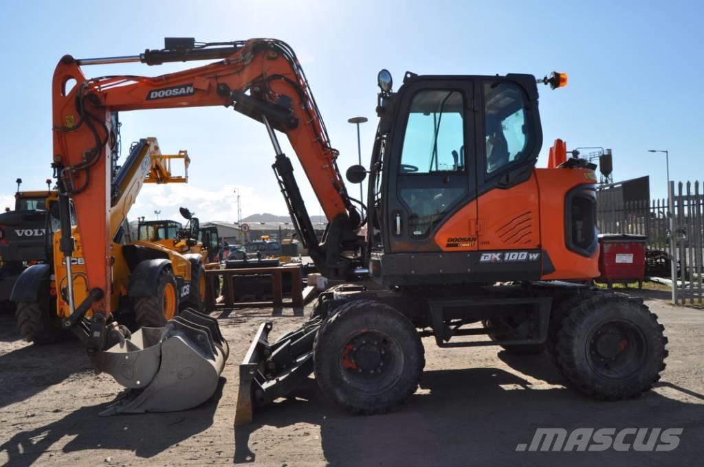 Doosan DX 100-7 Escavatori gommati