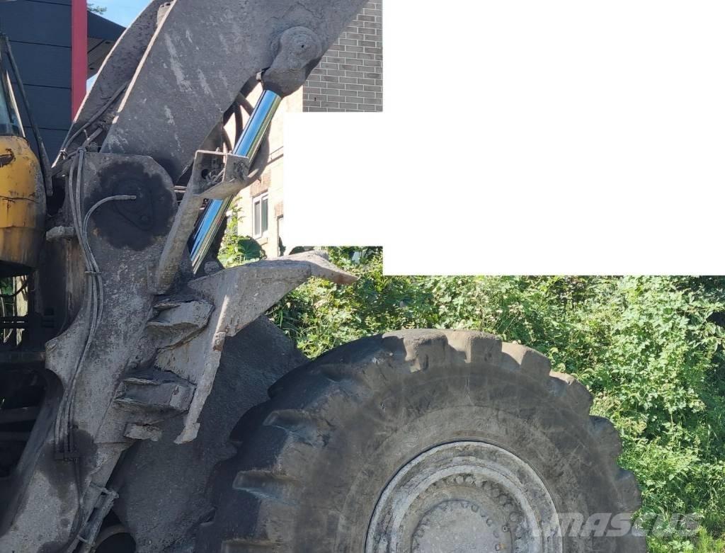 Volvo L 350 F Pale gommate