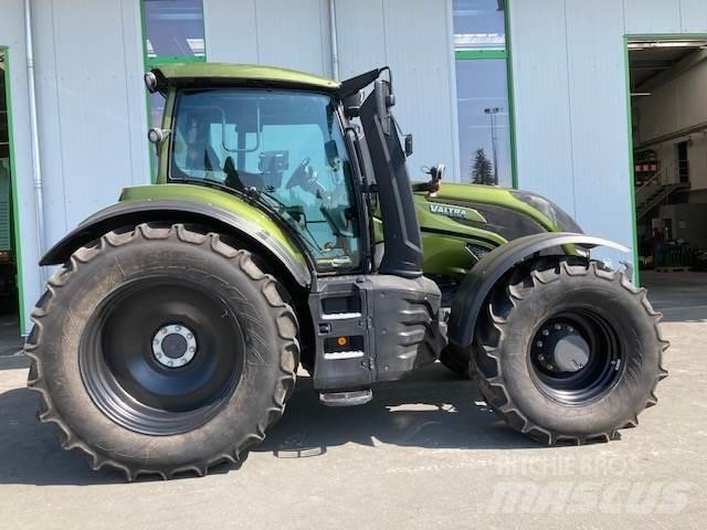 Valtra T 235 Versu Trattori