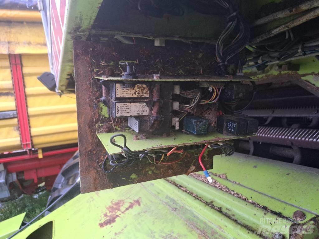 CLAAS Dominator 68 Mietitrebbiatrici