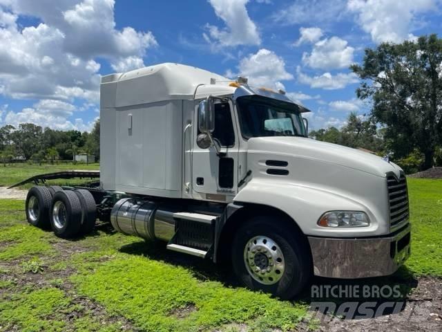 Mack CXU613 Pinnacle Motrici e Trattori Stradali