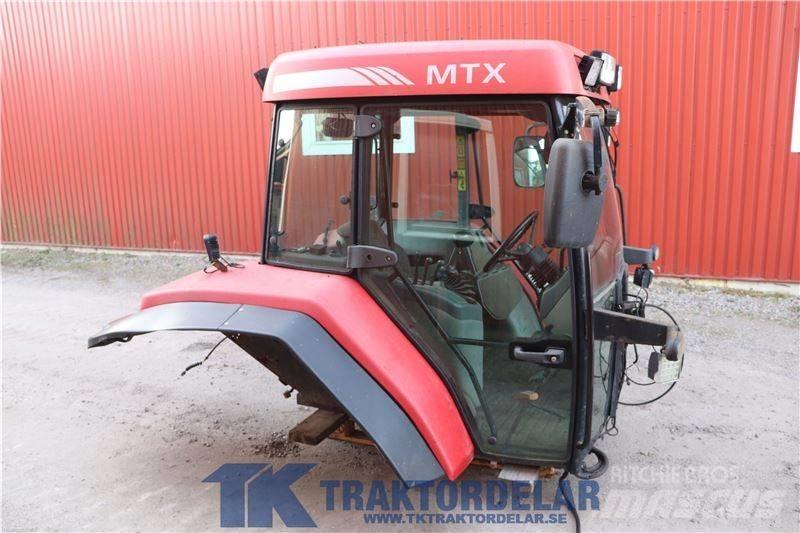 McCormick MTX 185 Cabine e interni