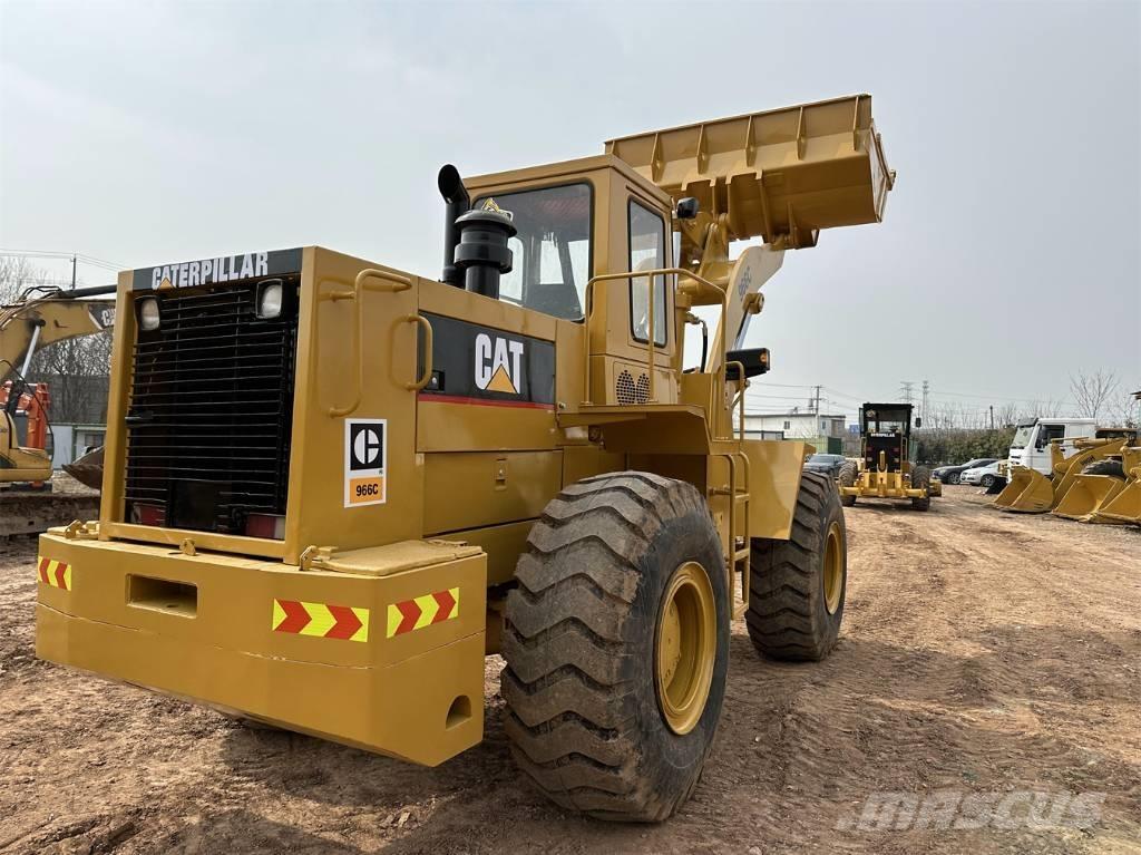 CAT 966C Pale gommate