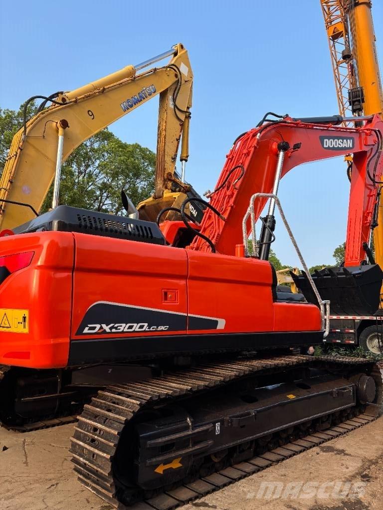 Doosan DX300LC-9C Escavatori cingolati
