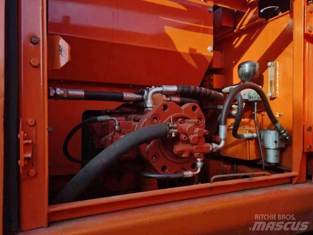 Doosan DH 220 Escavatori cingolati