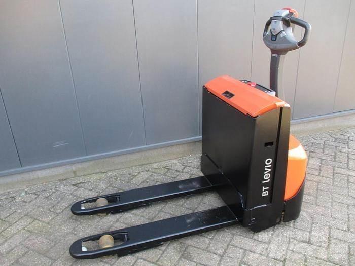 Toyota LWE 140 Transpallet manuale