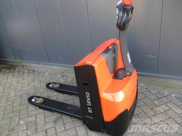Toyota LWE 140 Transpallet manuale