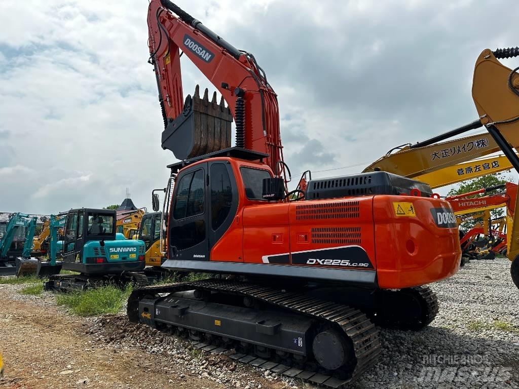 Doosan DX 225 LC-9C Escavatori cingolati