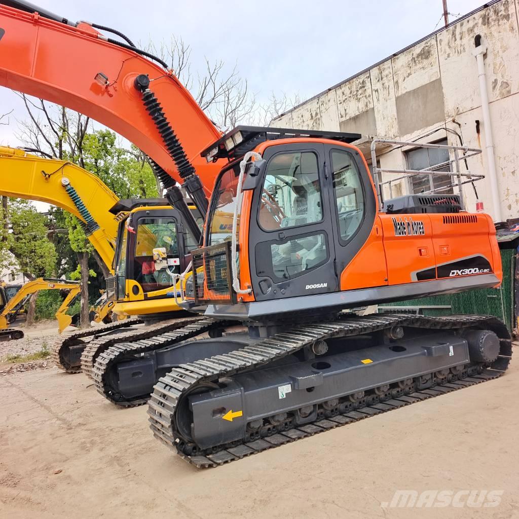 Doosan DX300LCA Escavatori cingolati