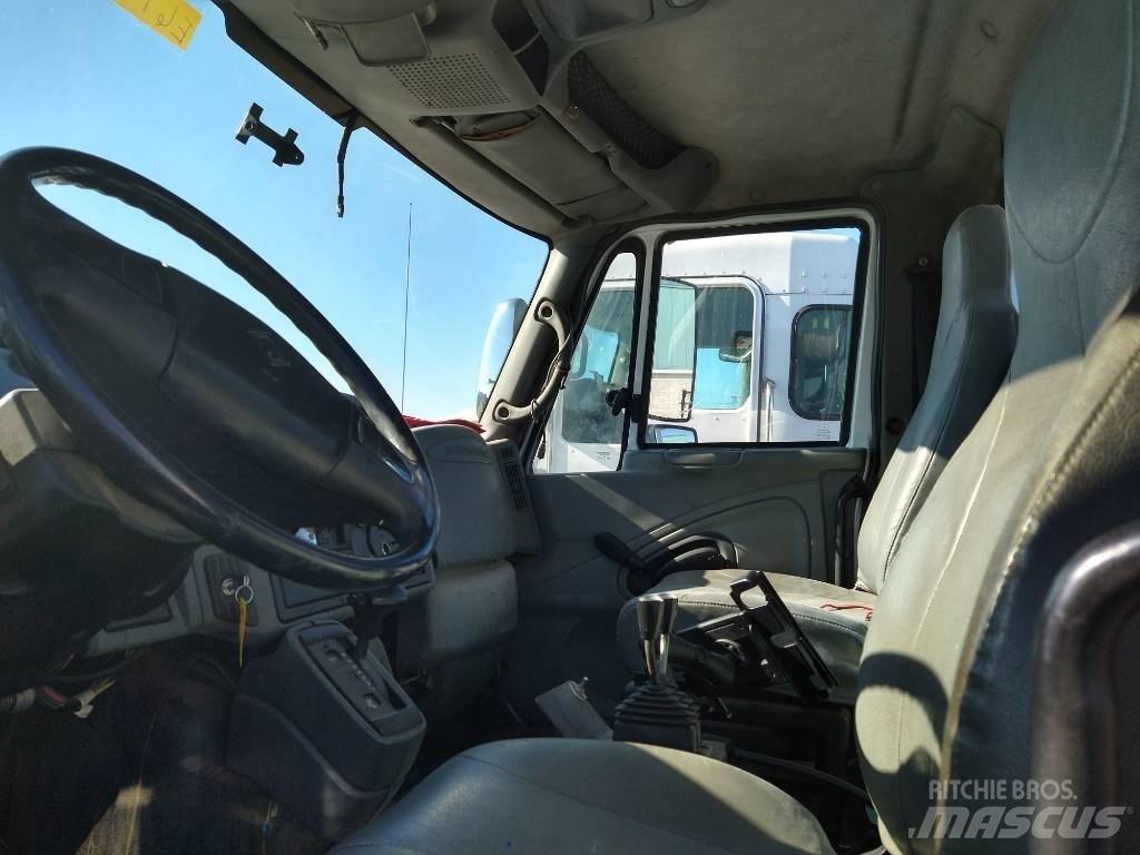 International 4400 Camion dei rifiuti