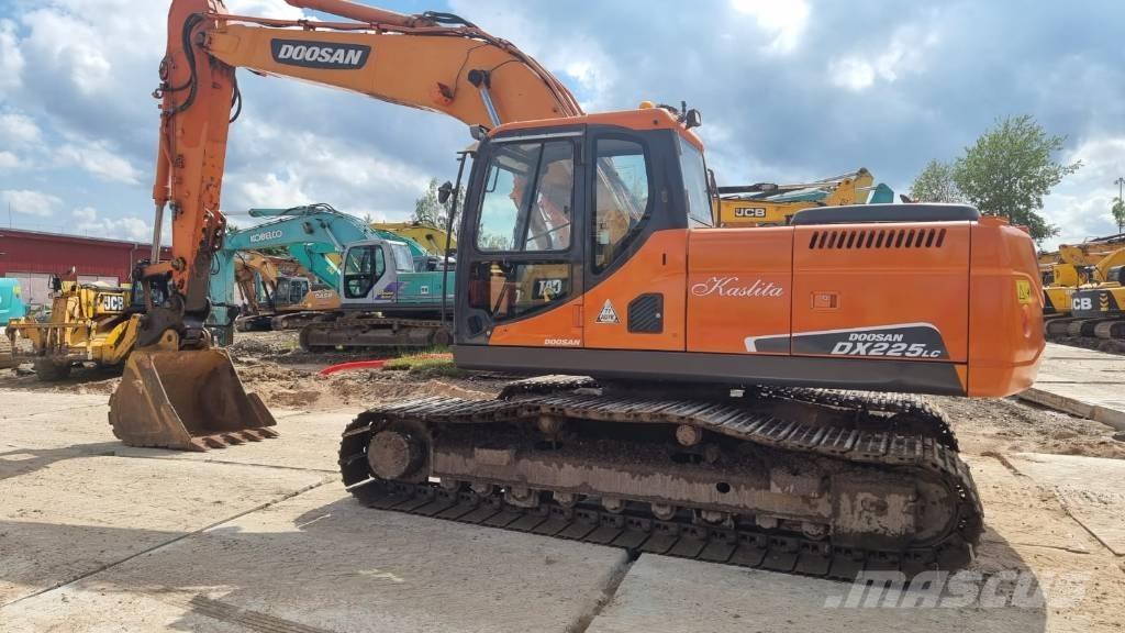 Doosan DX 225 LC Escavatori cingolati