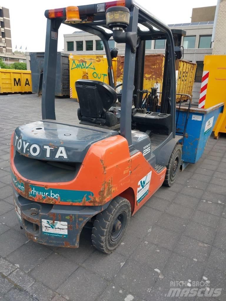 Toyota 8 FDF 25 Carrelli elevatori diesel
