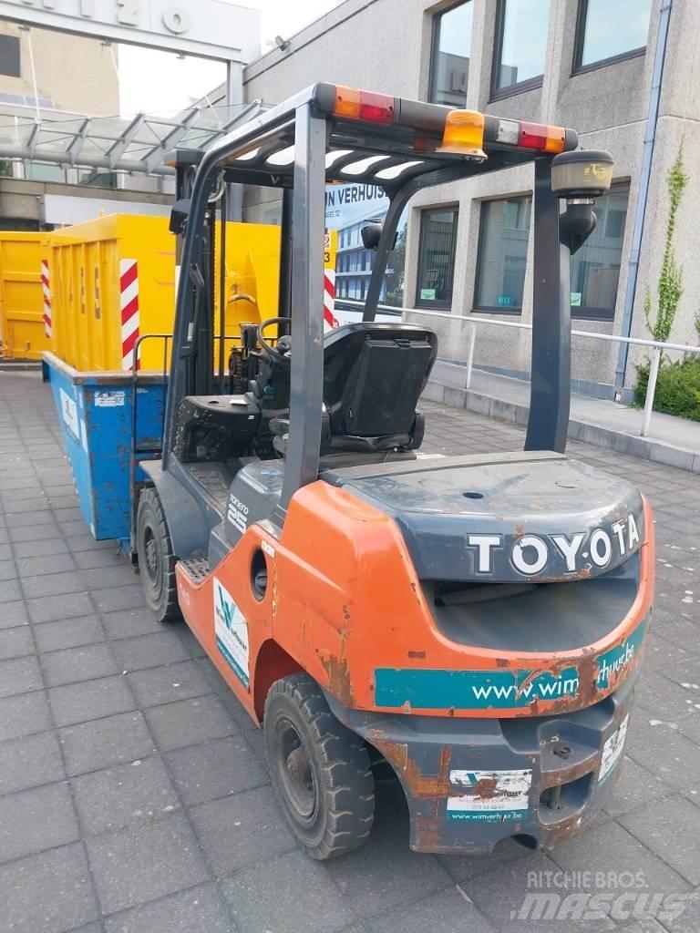 Toyota 8 FDF 25 Carrelli elevatori diesel