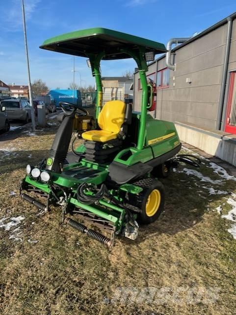 John Deere 7200 A Tosaerba per il fairway