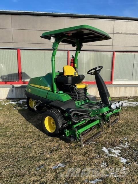 John Deere 7200 A Tosaerba per il fairway