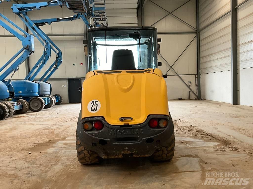 Mecalac AX 850 Pale gommate